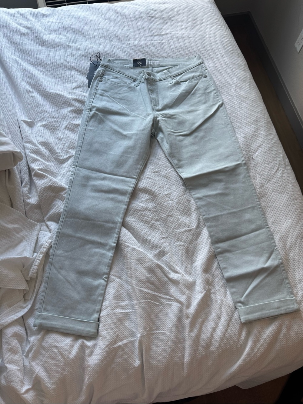 Rock & Republic Light Blue Berlin Skinny Jeans - Picture 2 of 9